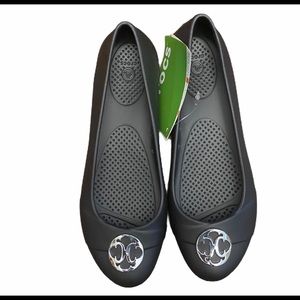 Croc Pretty Gianna Disc Flats in Sz 8. Like NEW